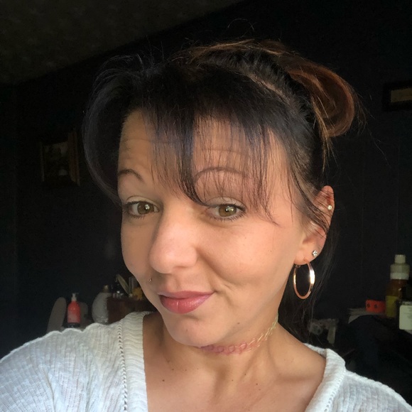 Meet your Posher, Chasity - Picture 2 of 3